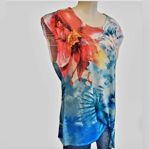 Time and Tru Floral Watercolor Tie-Hem Top in Blue, Red, Yellow - Picture 2 of 6